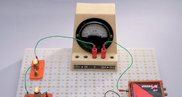 Bulbs connected to a series circuit