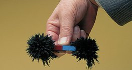 Соронз дээр наалдсан төмрийн үртэс