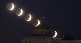 Жаргаж буй сарны цуврал зураг