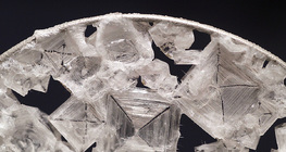 Олон улсын сансрын станц дээр жингүйдэлд талсжсан давсны талст