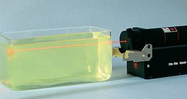 Гэрэл нь шулуун шугамаар тархдаг