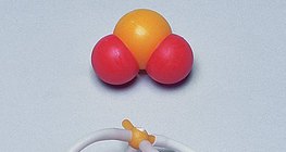 Хүхрийн давхар ислийн молекулын бөмбөлөг, иштэй бөмбөлөг загвар