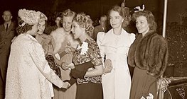 Эмэгтэй хувцасны загвар (1930-аад он)