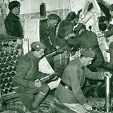 Хачирхалтай дайн: Францын цэргүүд Мажинотын шугамын цайзад дадлага хиж байгаа нь