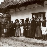 Бела Барток Трансильванид фонографаар ардын дуу цуглуулж байна (1907)