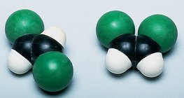 Транс ба цис-1,2-дихлорэтиний молекулын масштаб загвар