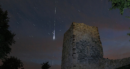 Дисковери сансрын хөлөг ба Олон улсын сансрын станцын зам шөнийн тэнгэрт