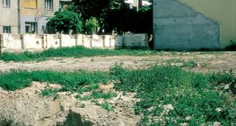 Хот дахь эзэнгүй хаягдсан газар