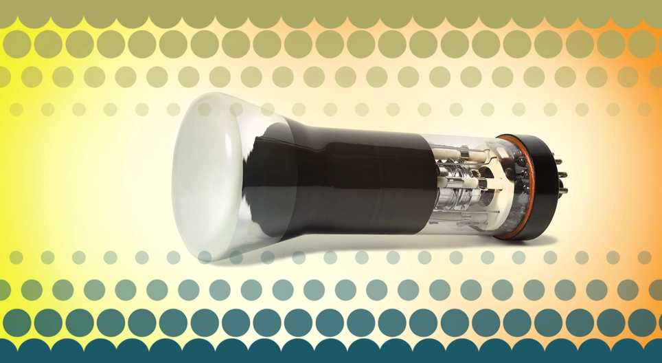Электрон сөрөг цэнэгтэй гэдгийг мэдэх ч илүү ихийг мэдэхийг хүсэж байна